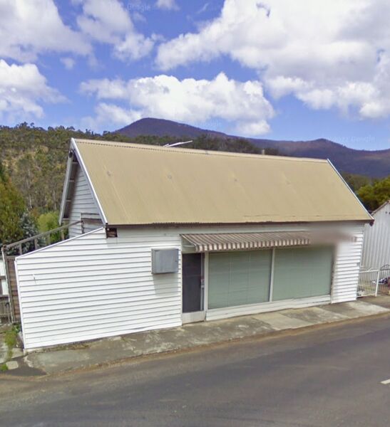 File:Lachlan Store 2009.jpg